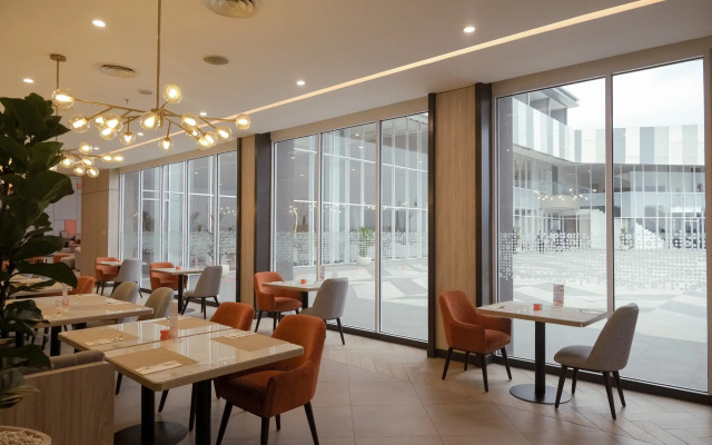 Harris Hotel & Convention Cibinong City Mall Bogor
