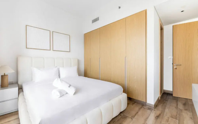 JVC Gem 2BR w maidsroom - Oakley Square