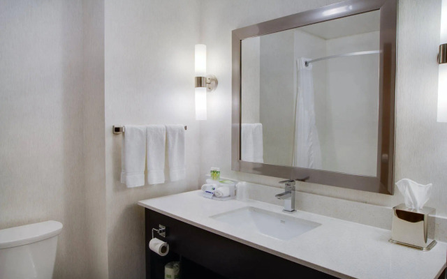 Holiday Inn Express & Suites Sidney by IHG