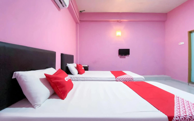 Super OYO 90039 Coop Hotel Kangar