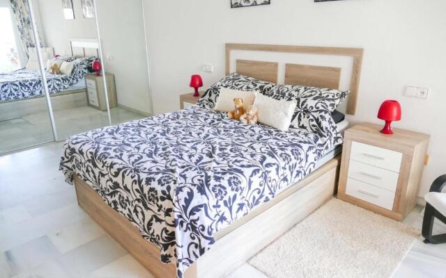 Stunning Apartment La Colinas de Calahonda with Sea Views