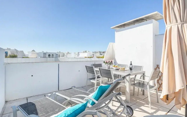 Marbella Pool House Ph24 on sea Shore
