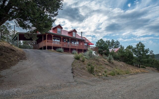 Majestic Cabin - Three Bedroom Cabin