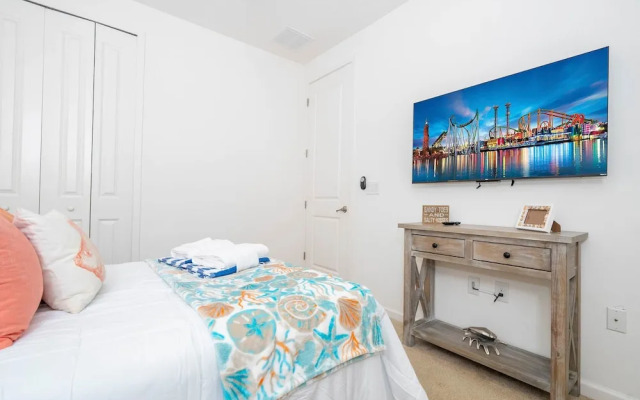 Spacious 6-bedroom Retreat Near Disney Parks