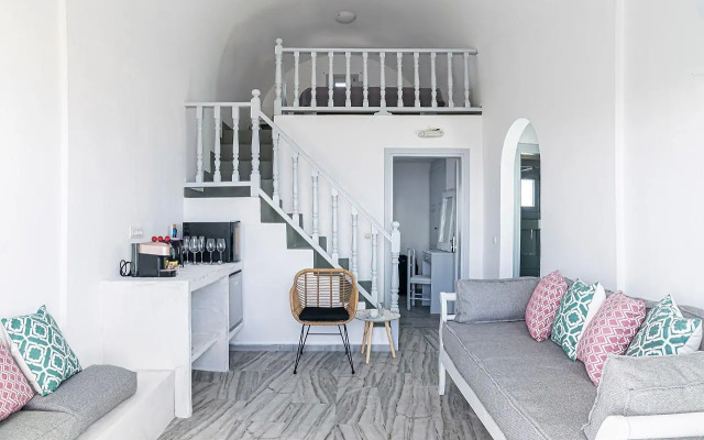 Phaos Santorini Suites