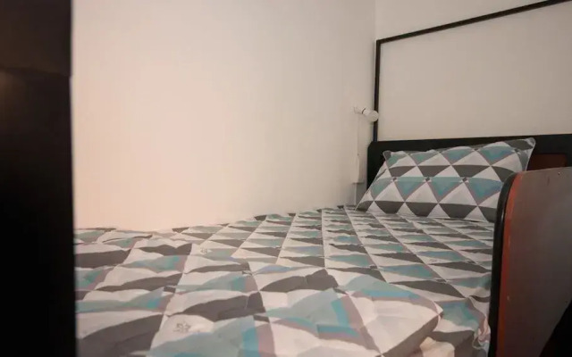 The Prince of Whales Hostel & Bar