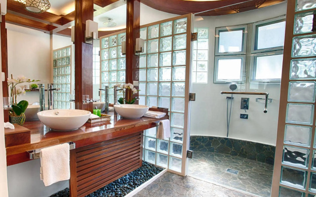 Vida Homes Condo Resort