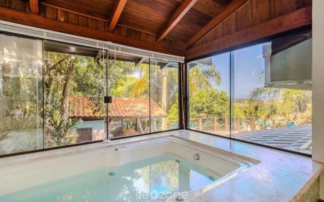 House With Pool and Skate Park Stm0500