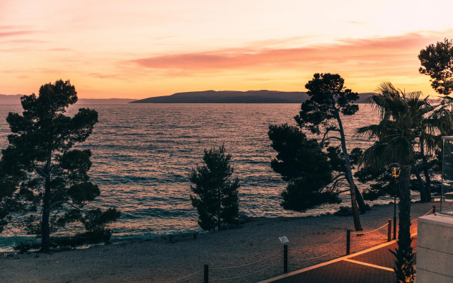 Romana Beach Apartments
