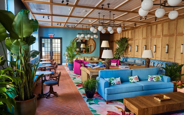The Drayton Hotel Savannah, Curio Collection by Hilton