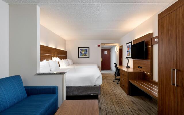 Holiday Inn Express & Suites Charlotte Arpt-Belmont by IHG