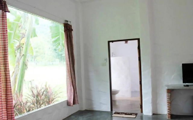Monoko Porploen Resort Suanphung