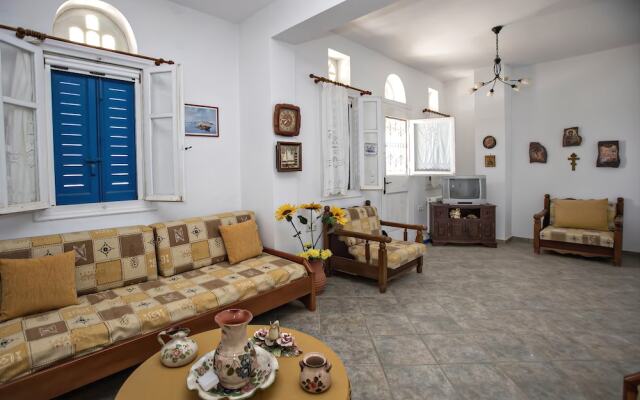 Tinos Delight