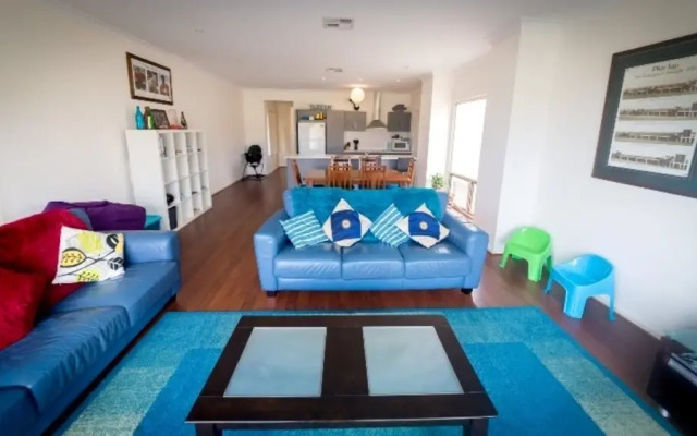 Wenneelys - 26/45 St Andrews Boulevard