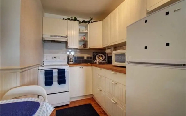 Sunshine's Hideaway by RedAwning