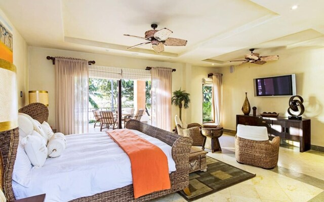 Extravagant Beachfront Mansion in Flamingo - Second to None