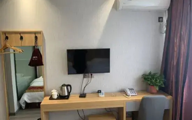 Xinyang Lakeside Boutique Hotel