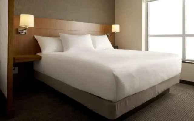 Hyatt place uptown