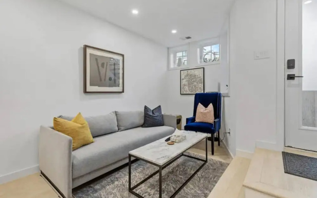 Bloomingdale Garden Unit Walk to Metro Station