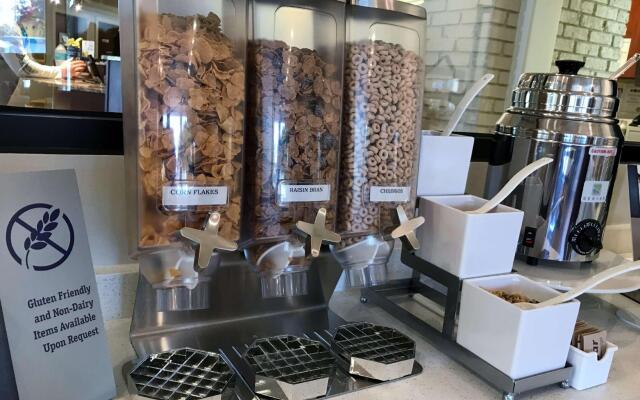 Best Western Plus Yacht Harbor Inn