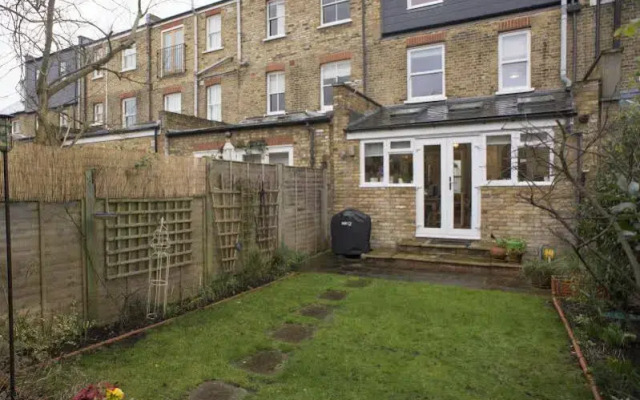 Veeve  House Ashlone Road Putney