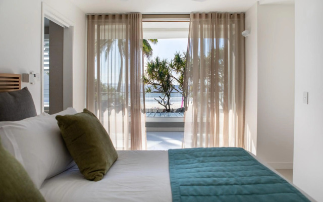 Netanya Noosa Beachfront Resort