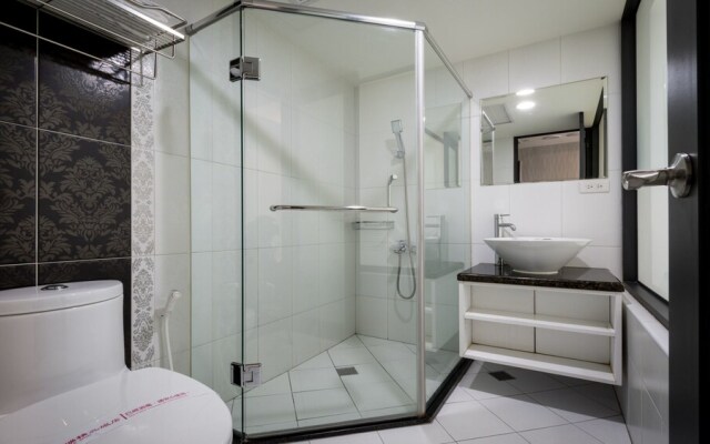 Jung Zaw Business Hotel