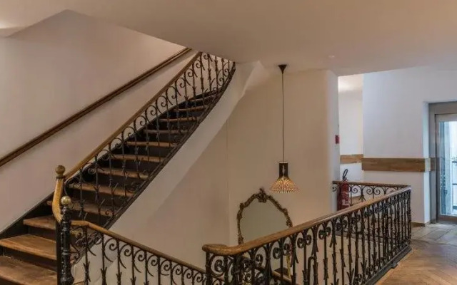 East-West Riverside Hotel