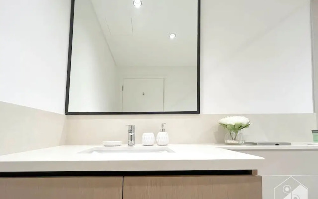 2B With Stunning Burj Views at Burj Crown