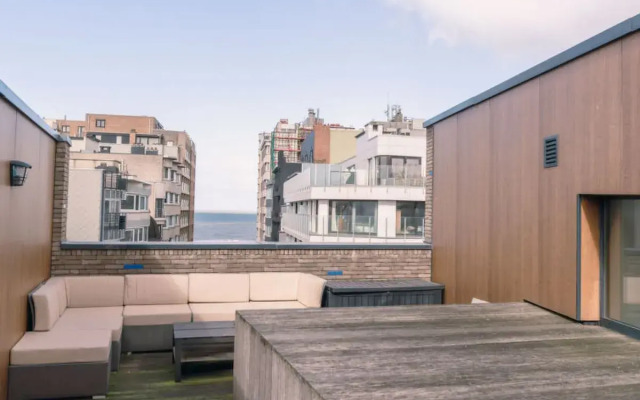 Rooftop Breeze