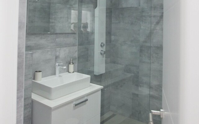 Lovely 2-bed Apartment With Views in Podstrana