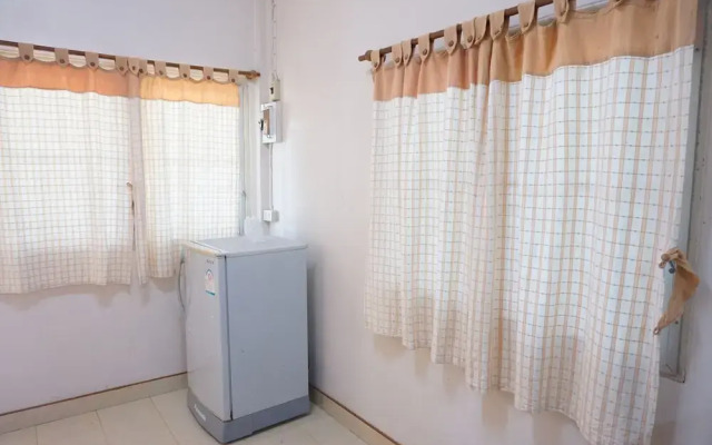 Na Thammachart Hotel