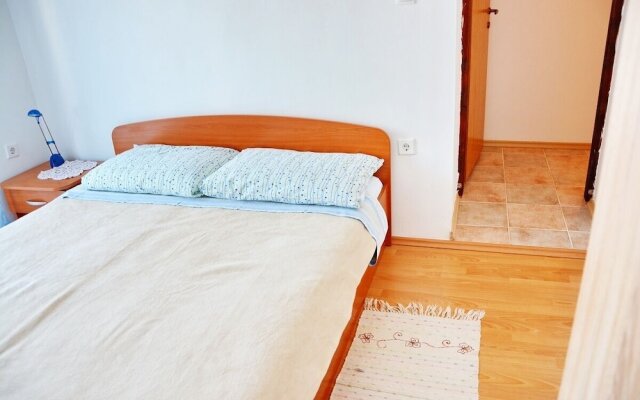 Charming Apartment in Vrsi Mulo, Great Place in Dalmatia for Family Vacation