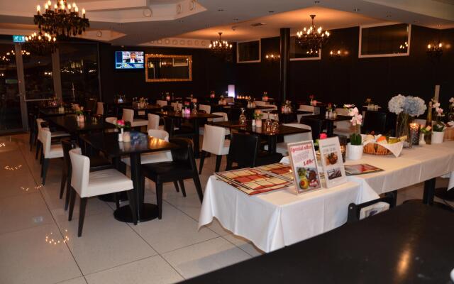 SuperStay Hotel