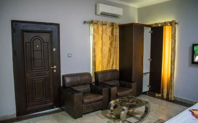 Kemas Suites