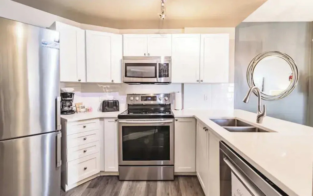 Spacious One Bedroom Suite - 412