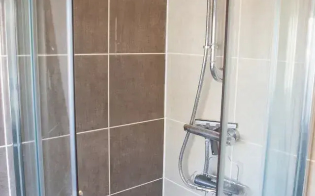 1 Bedroom Apartment With Private Roof Terrace