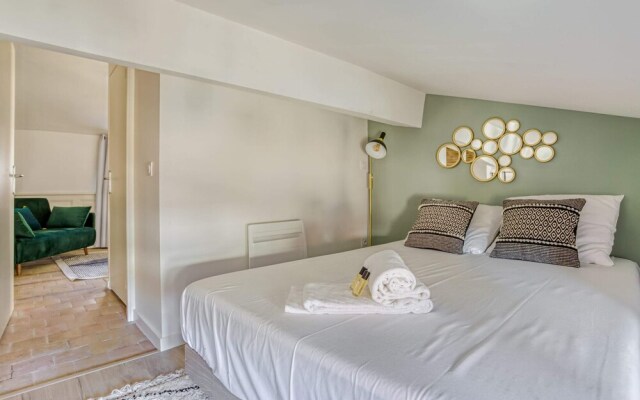 Sublime 2BR Flat in the Heart of Old Lyon