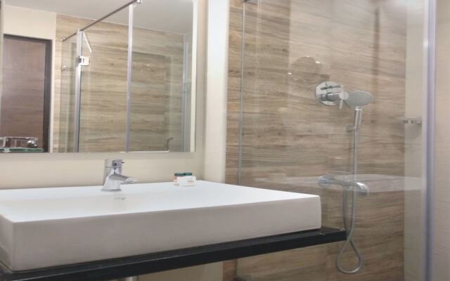 OYO 7654 The Palladium Hotel