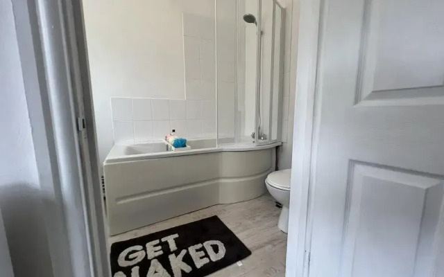 Bristol - 4 Beds - Sleeps 7 - For Groups - Garden