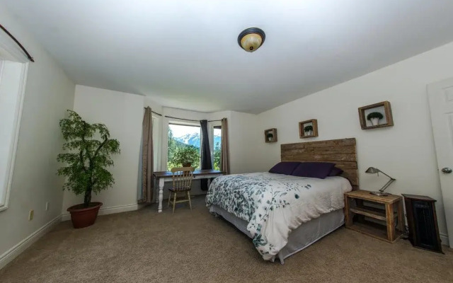 The Cabin at Sweetwater Lane Farm