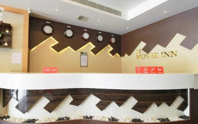 Le Moshe Inn by OYO Rooms