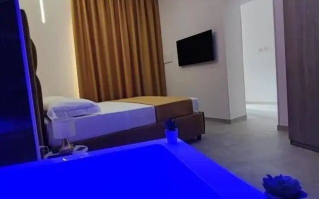Twin Towers Naples Luxury