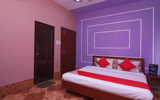 OYO 23378 Raj Mahal