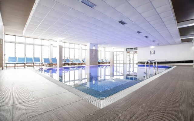 Sky Cabin Apartments