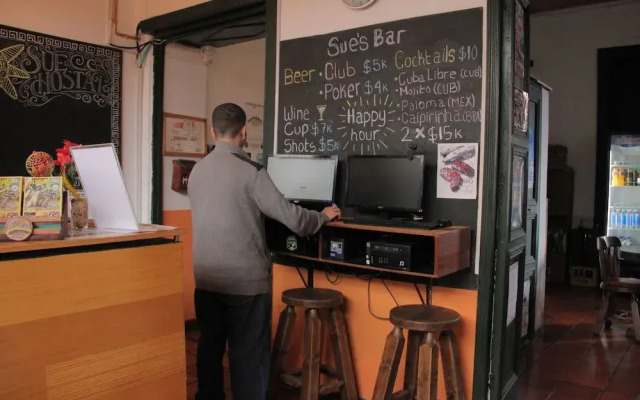 Hostal Sue Candelaria - Hostel