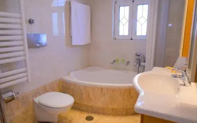 Flat 2 Bedrooms 2 Bathrooms - Palaia Fokaia