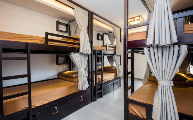 Phu House Hostel