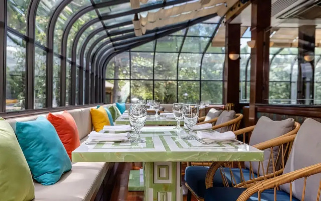 Chateau Merrimack Resort & Spa