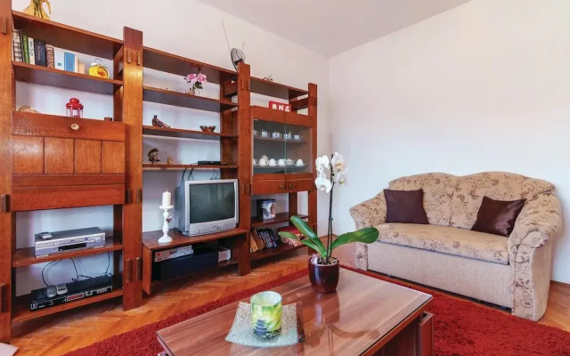 Stunning Home in Modric With 3 Bedrooms and Wifi